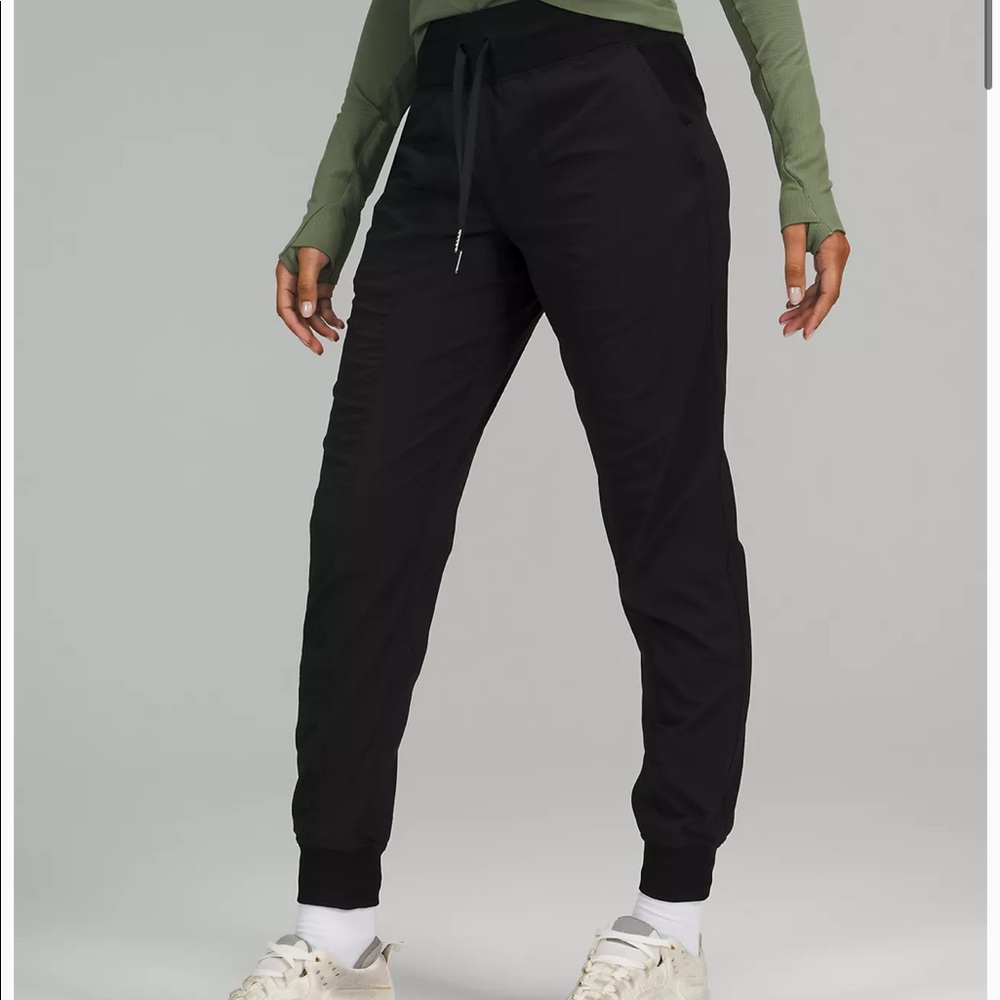 LULULEMON Beyond the Studio Jogger